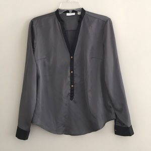 ⭐️ 3/$20 Silky New York and Company silver top